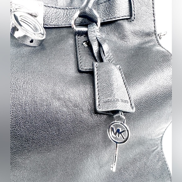 Michael Kors Black Textured Leather Large Shoulder Bag Chain Strap Lock Key - Picture 10 of 13